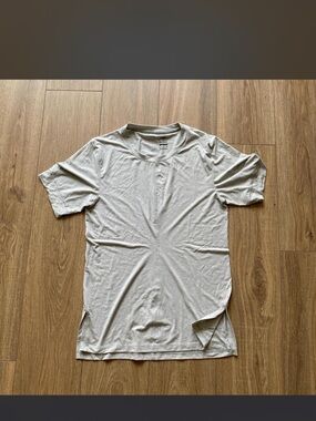 Nike Men's Short Sleeve Crew Tee in Light Beige